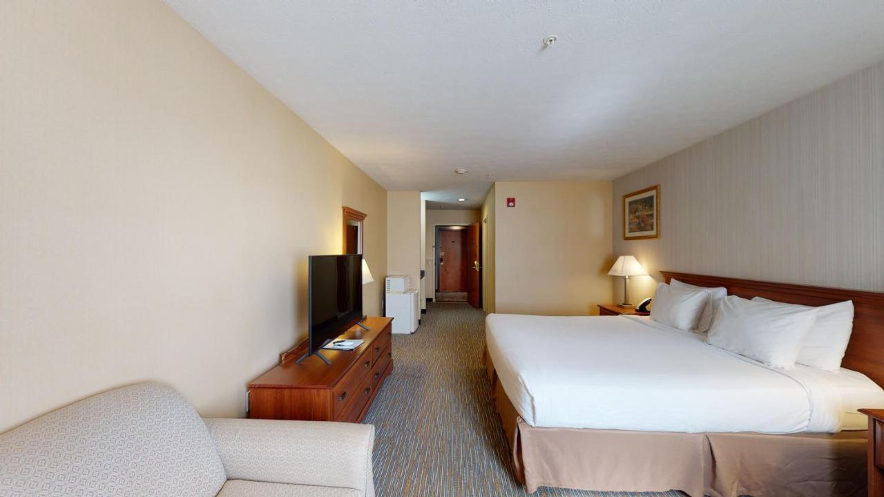 Ramada By Wyndham Strasburg - Shenandoah Valley Zewnętrze zdjęcie