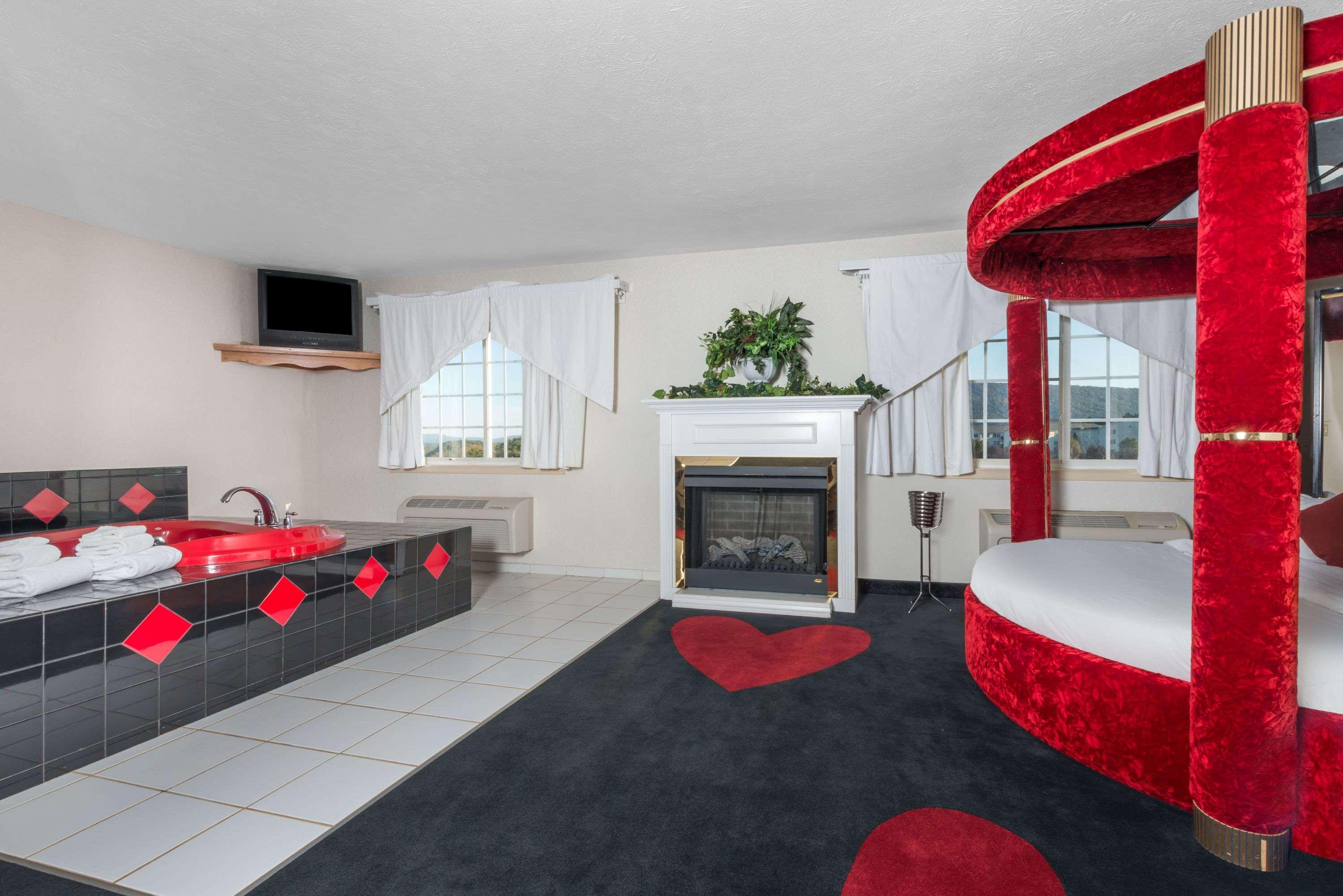 Ramada By Wyndham Strasburg - Shenandoah Valley Zewnętrze zdjęcie
