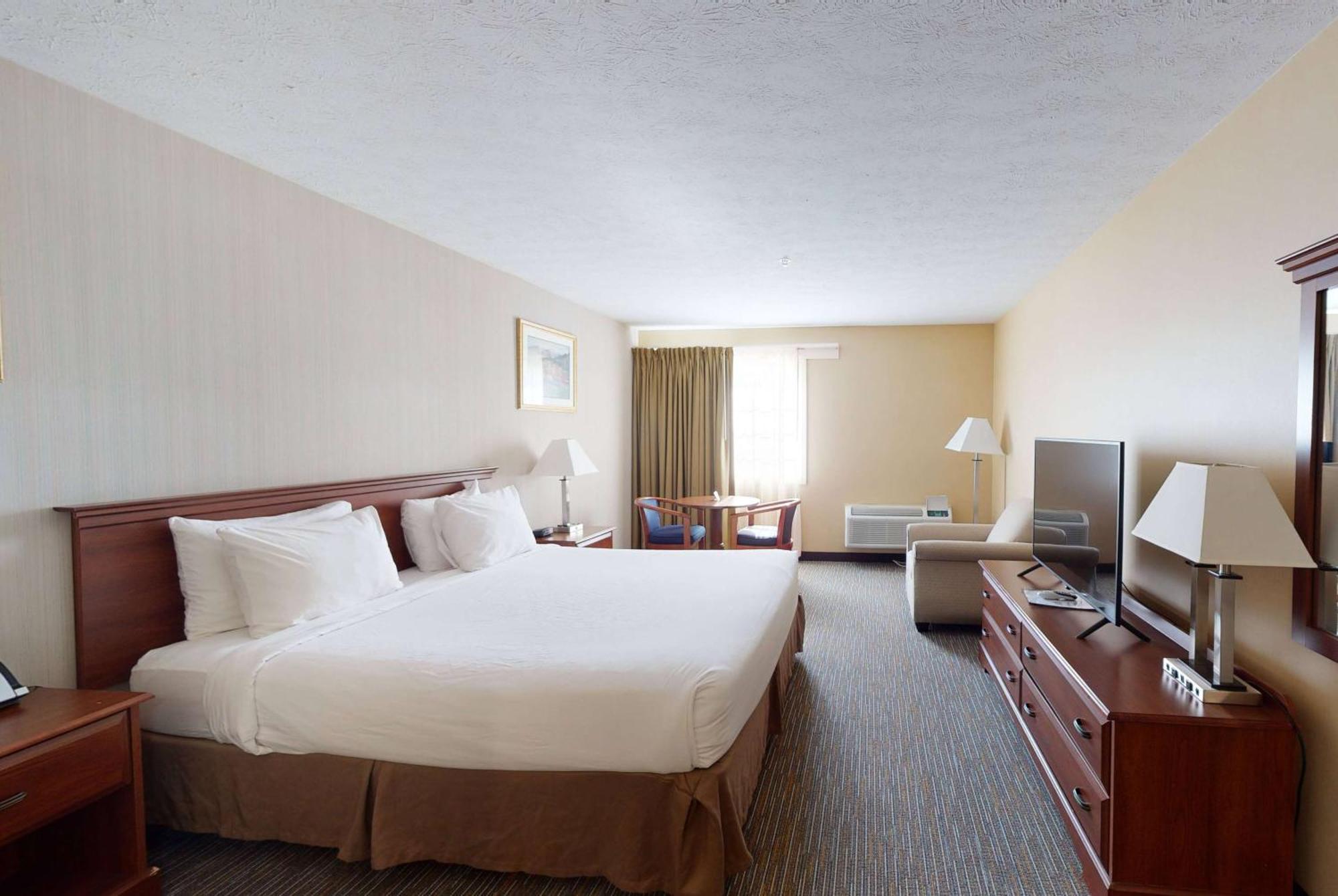 Ramada By Wyndham Strasburg - Shenandoah Valley Zewnętrze zdjęcie