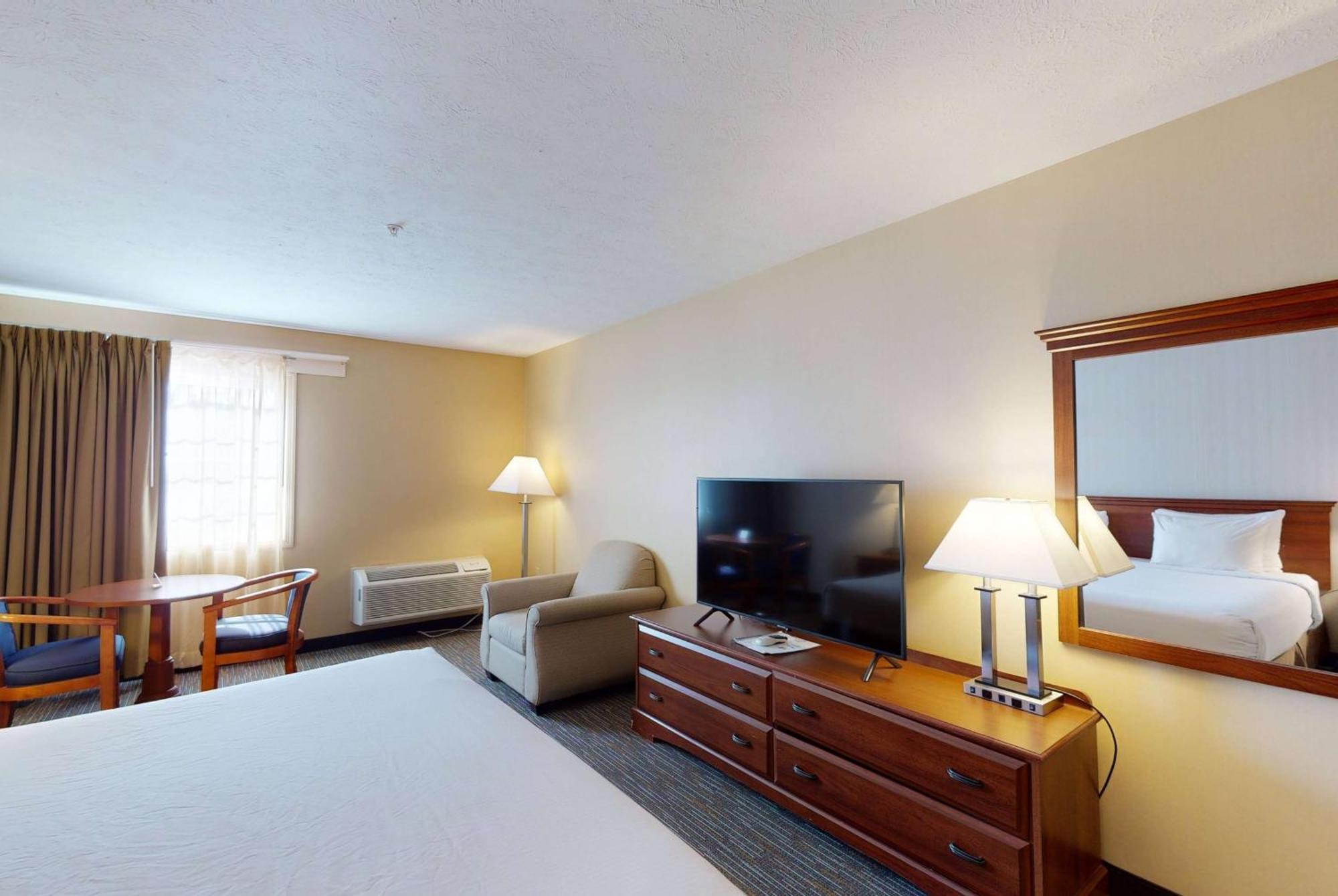 Ramada By Wyndham Strasburg - Shenandoah Valley Zewnętrze zdjęcie