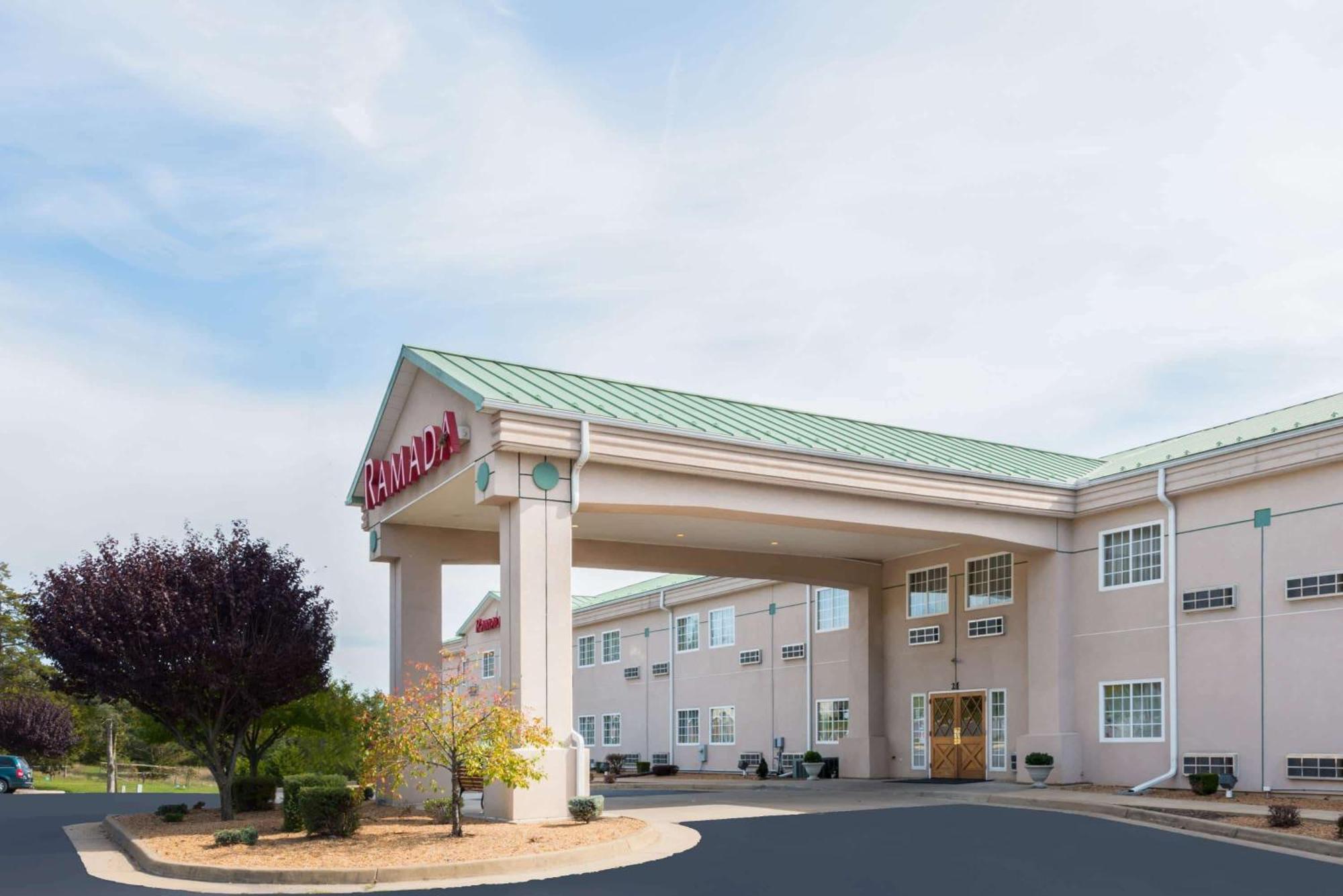Ramada By Wyndham Strasburg - Shenandoah Valley Zewnętrze zdjęcie